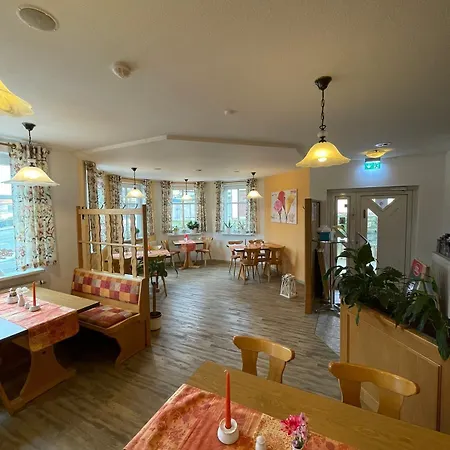 & Restaurant Landgasthaus Zander בלאנקנבורג