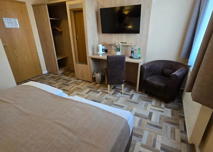 فندق Landgasthaus Zander 3*